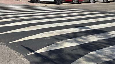Texto Alternativo: El Ayuntamiento de Móstoles destina 450.000 euros en mejorar la accesibilidad de pasos de peatones y paradas de autobús