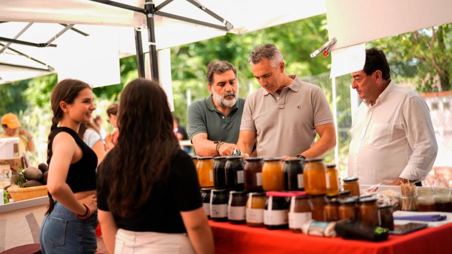 Texto Alternativo: La Comunidad de Madrid lleva los mejores productos de proximidad a los vecinos de Vadeolmos-Alalpardo
