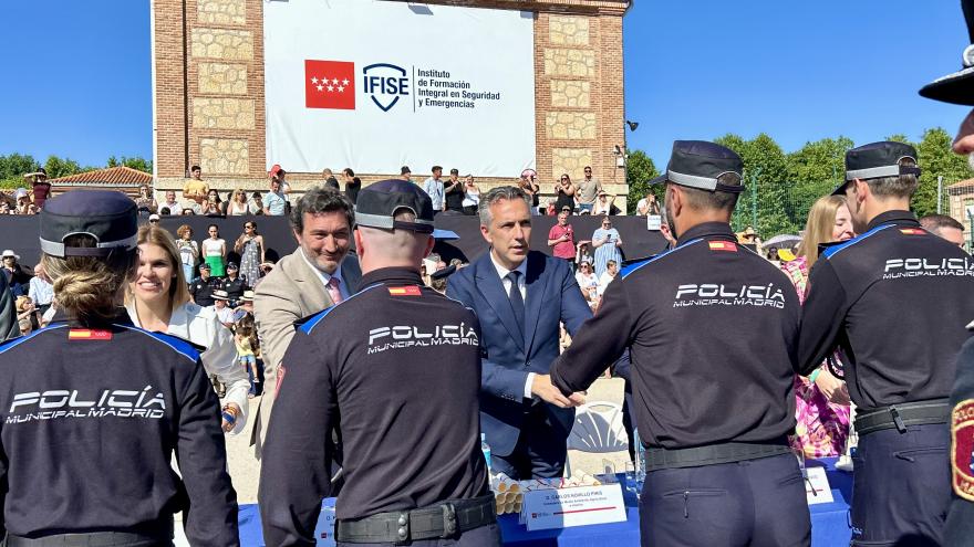 Texto Alternativo: La Comunidad de Madrid incorpora 620 nuevos agentes para reforzar las plantillas de las Policías Locales, más del doble que en 2024