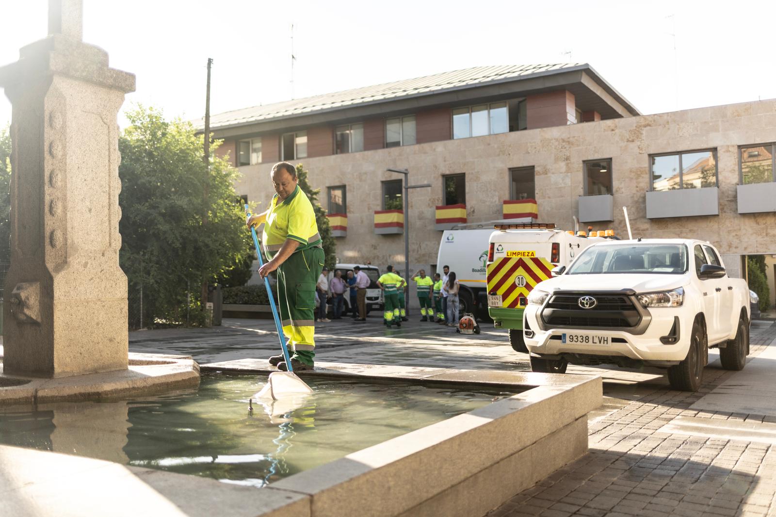 Texto Alternativo: El Ayuntamiento comienza la campaña especial de limpieza de verano