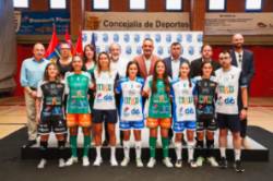 Texto Alternativo: El alcalde de Móstoles participa en la presentación del nuevo proyecto del Fútbol Sala Femenino “MRB FSF MÓSTOLES”
