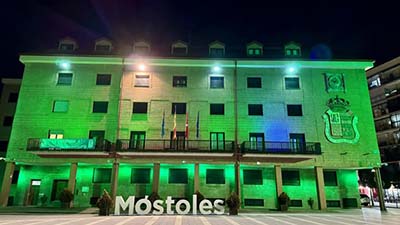 Texto Alternativo: La Casa Consistorial se ilumina de verde por el Día Nacional de la Artritis