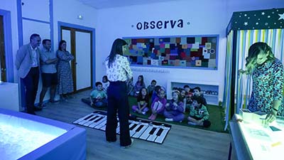 Texto Alternativo: El alcalde de Móstoles visita el CEIP Salzillo- Valle Inclán