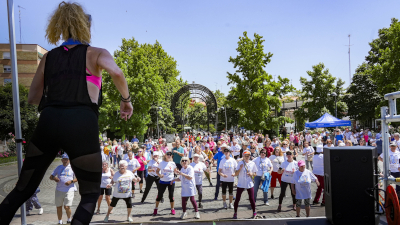 Texto Alternativo: Los mayores afrontan un Reto de Baile en Pradillo en la II Semana de Envejecimiento Activo de Móstoles