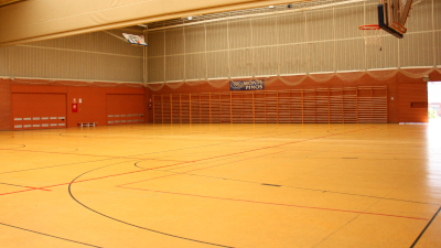 Texto Alternativo: Móstoles invertirá más de 450.000 euros en la renovación de las tarimas deportivas de los pabellones Eva Manguán y Los Rosales