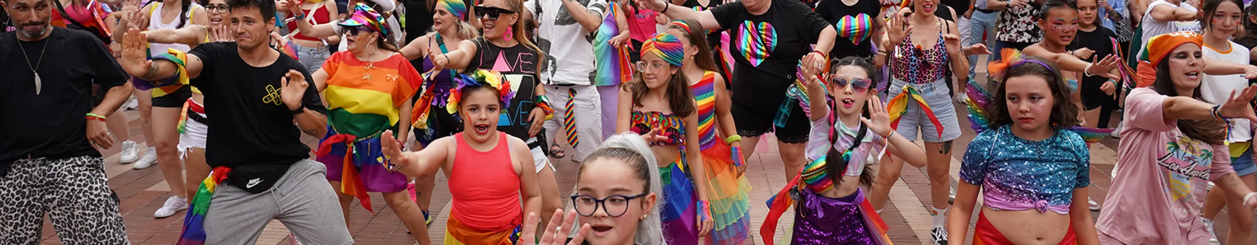Texto Alternativo: Tras la III Marcha del Orgullo LGTB+, Alcorcón izará este viernes la bandera arcoíris en una jornada marcada por el pregón de Juan Sanguino y la actuación de Ptazeta